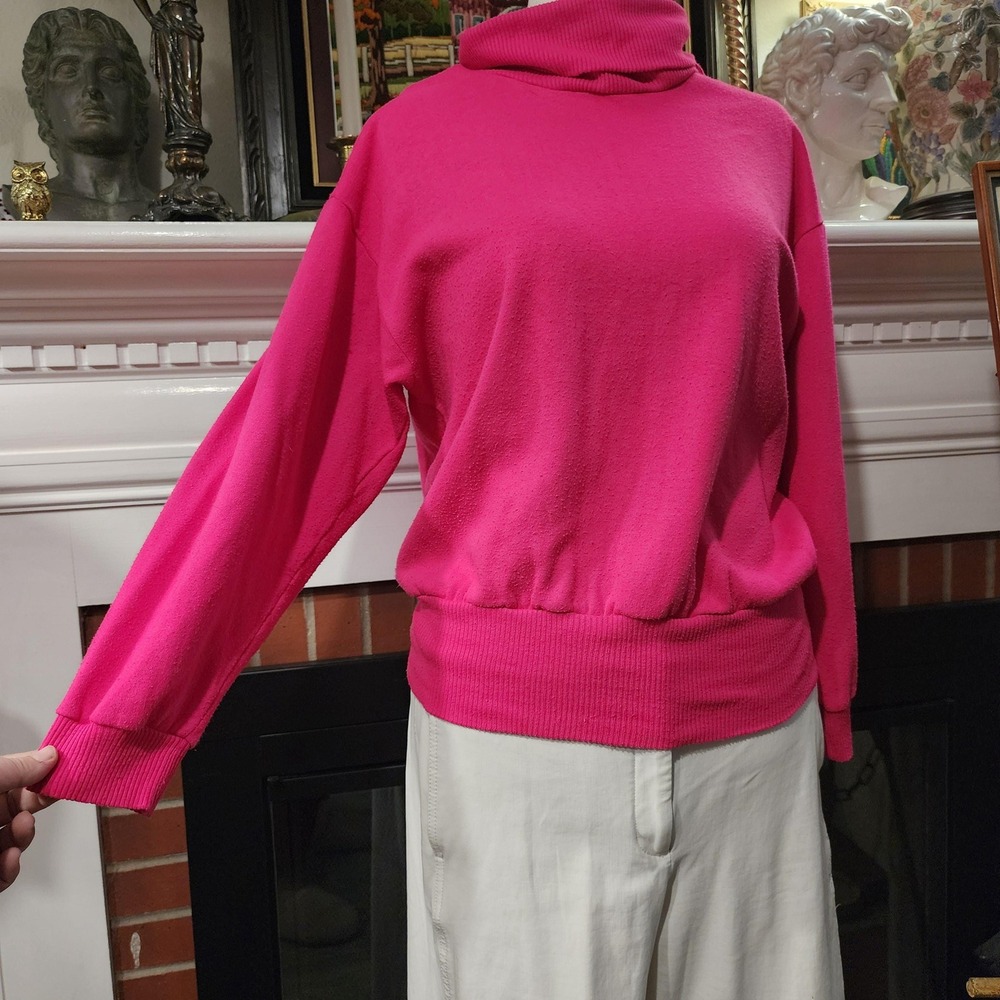 M Vintage Bright Pink Turtleneck Sweatshirt by Dandelion
